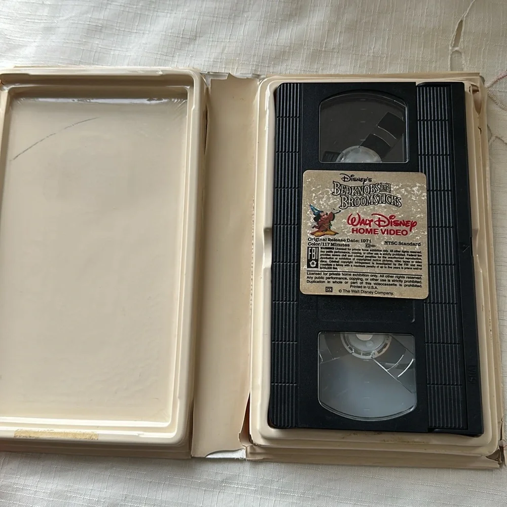 3 CD Don't Drop the reins/the Greatest Hits/1 VHS-1 DVD movies